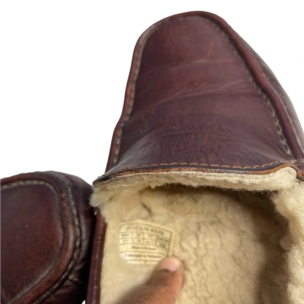 UGG men Ascot brown leather Sherpa loafer driving slipper size 11 rubber sole